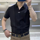 [PAGUE 3 LEVE 5] Camisa Polo Casual Versatto em Viscose, Seda Gelo e Elastano + Brindes: 3 Bermudas e Relógio